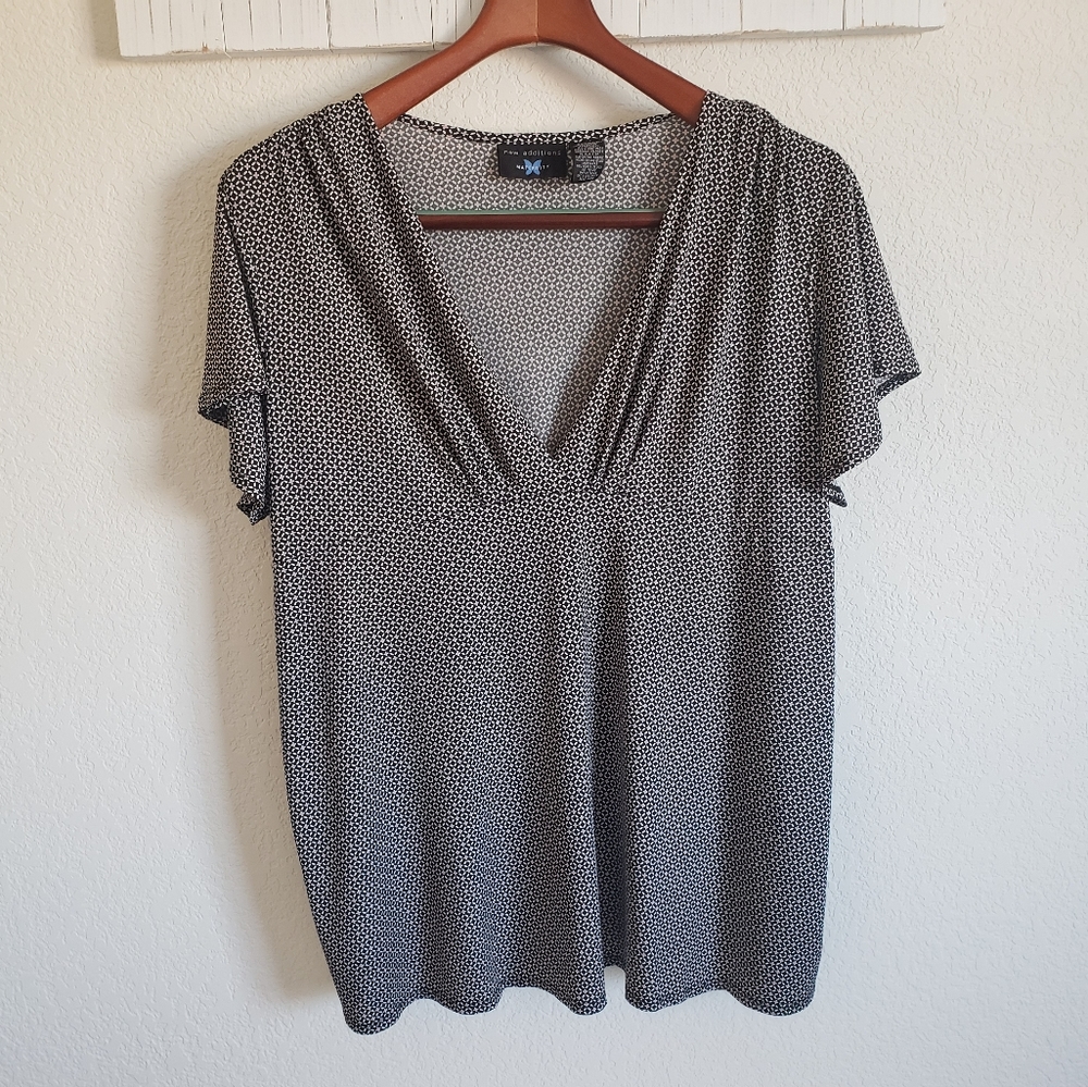 New Additions Maternity Short Sleeve Blouse  XL